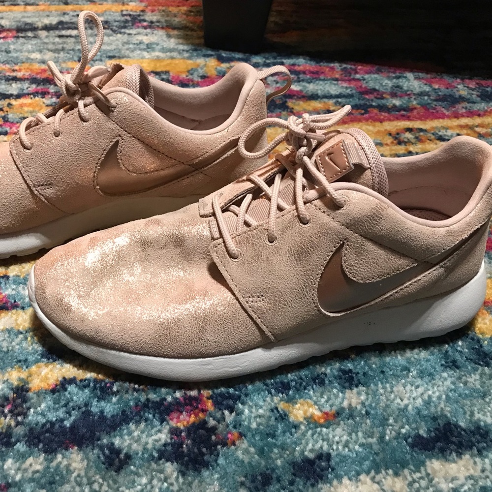 Nike shoes size 7